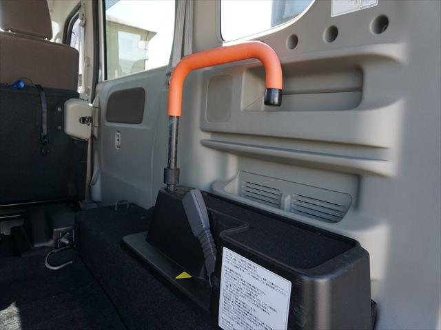 エブリイワゴン 　福祉車両車いす移動車分割式リヤシート　電動ウィンチ　ウィンチリモコン　車両非課税　スマートキー２個　エクリプスナビ　取説保証書　リヤヒーター　手すり　１年保証（51枚目）