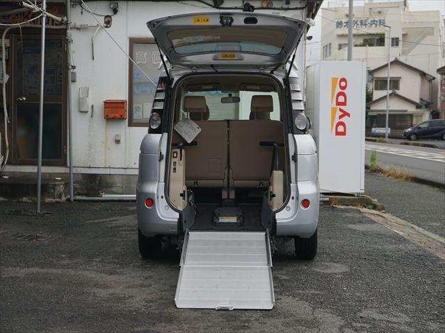 シエンタ 福祉車両Xウェルキャブ車いす仕様車タイプ1スロープ 車両非課税 禁煙車 車高調性セーフティーベルト電動固定装置 キーレス 左側パワードア ナビバックカメラ ETC(3枚目)