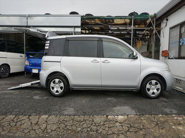 シエンタ 福祉車両Xウェルキャブ車いす仕様車タイプ1スロープ 車両非課税 禁煙車 車高調性セーフティーベルト電動固定装置 キーレス 左側パワードア ナビバックカメラ ETC(4枚目)