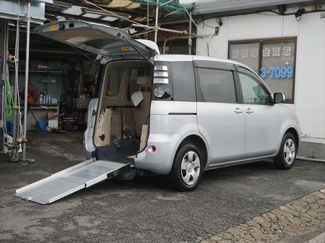 シエンタ 福祉車両Xウェルキャブ車いす仕様車タイプ1スロープ 車両非課税 禁煙車 車高調性セーフティーベルト電動固定装置 キーレス 左側パワードア ナビバックカメラ ETC(8枚目)