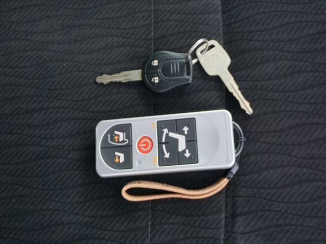 セレナ 福祉車両セカンドサイドリフトアップシートリモコン付 オートステップ 車いすつり上げ装置 カロッツェリア前後ドラレコ ETC イオンクリーン バイザー ナビバックカメラ 禁煙車(36枚目)