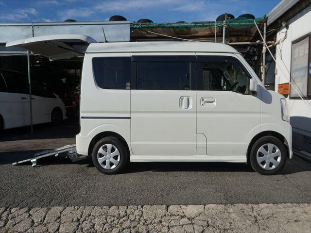 エブリイワゴン 福祉車両車いす移動車分割式リヤシート電動ウィンチ スマートキー 保証書 走行49423キロ 1年保証(4枚目)