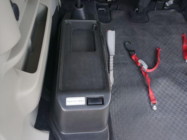 エブリイワゴン 福祉車両車いす移動車分割式リヤシート電動ウィンチ スマートキー 保証書 走行49423キロ 1年保証(37枚目)