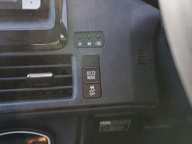 ヴォクシー 　福祉車両ＸＣパッケージウェルキャブ車いす２名仕様スロープ　２列目電動ウィンチ電動固定装置　３列目後退防止装置電動固定装置　ナビバックカメラ　キーレススペアキー（23枚目）