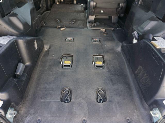 ヴォクシー 　福祉車両ＸＣパッケージウェルキャブ車いす２名仕様スロープ　２列目電動ウィンチ電動固定装置　３列目後退防止装置電動固定装置　ナビバックカメラ　キーレススペアキー（42枚目）