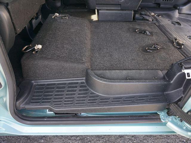 ヴォクシー 　福祉車両ＸＣパッケージウェルキャブ車いす２名仕様スロープ　２列目電動ウィンチ電動固定装置　３列目後退防止装置電動固定装置　ナビバックカメラ　キーレススペアキー（56枚目）