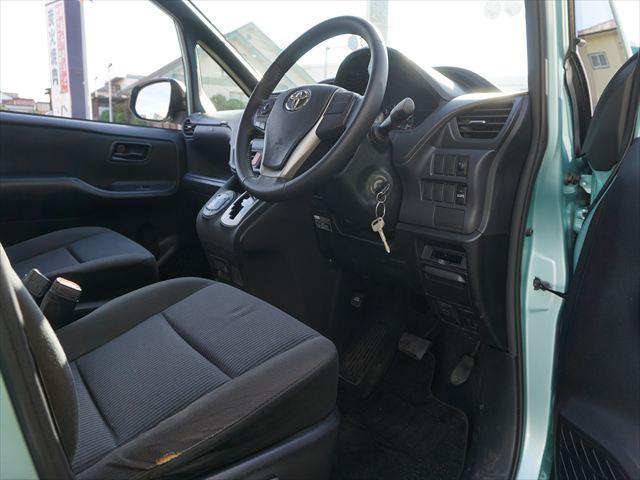 ヴォクシー 　福祉車両ＸＣパッケージウェルキャブ車いす２名仕様スロープ　２列目電動ウィンチ電動固定装置　３列目後退防止装置電動固定装置　ナビバックカメラ　キーレススペアキー（61枚目）