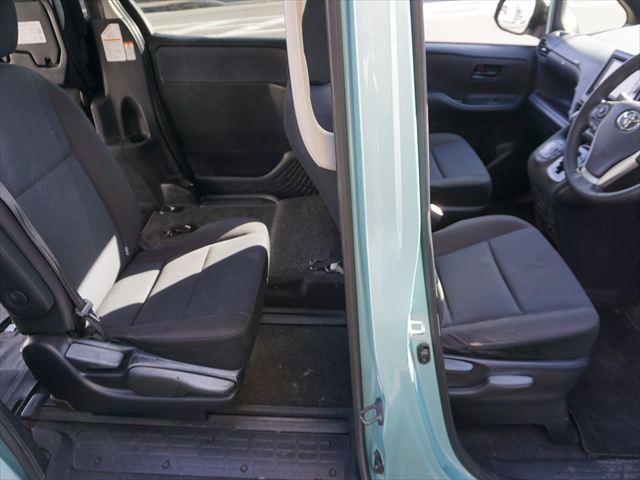 ヴォクシー 　福祉車両ＸＣパッケージウェルキャブ車いす２名仕様スロープ　２列目電動ウィンチ電動固定装置　３列目後退防止装置電動固定装置　ナビバックカメラ　キーレススペアキー（62枚目）