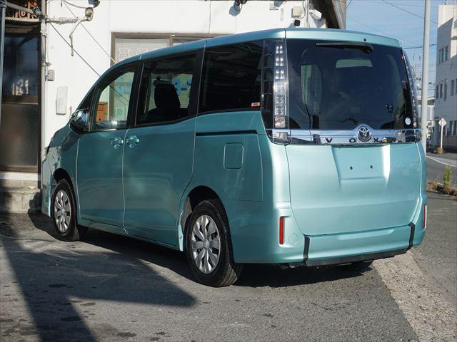 ヴォクシー 　福祉車両ＸＣパッケージウェルキャブ車いす２名仕様スロープ　２列目電動ウィンチ電動固定装置　３列目後退防止装置電動固定装置　ナビバックカメラ　キーレススペアキー（65枚目）