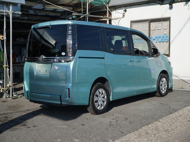 ヴォクシー 　福祉車両ＸＣパッケージウェルキャブ車いす２名仕様スロープ　２列目電動ウィンチ電動固定装置　３列目後退防止装置電動固定装置　ナビバックカメラ　キーレススペアキー（67枚目）