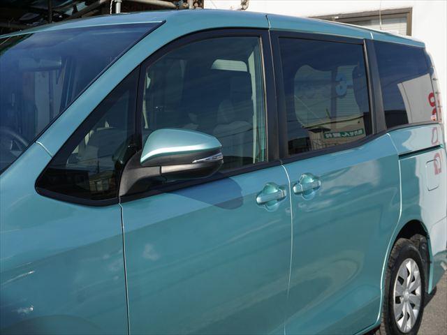 ヴォクシー 　福祉車両ＸＣパッケージウェルキャブ車いす２名仕様スロープ　２列目電動ウィンチ電動固定装置　３列目後退防止装置電動固定装置　ナビバックカメラ　キーレススペアキー（73枚目）