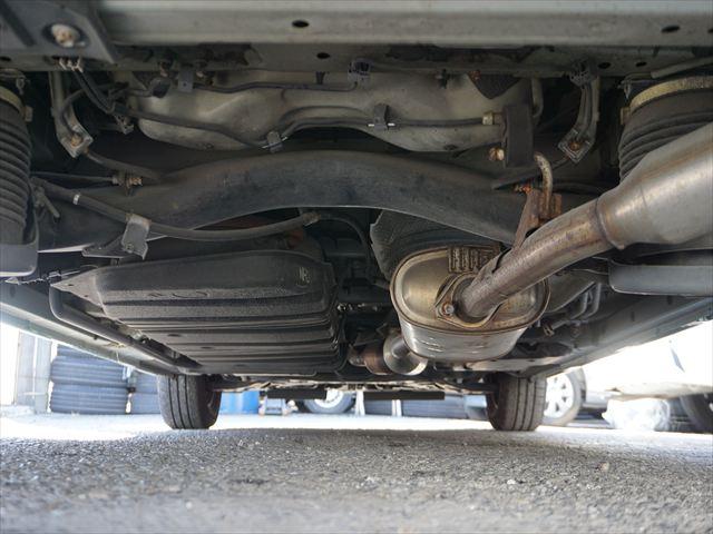 ヴォクシー 　福祉車両ＸＣパッケージウェルキャブ車いす２名仕様スロープ　２列目電動ウィンチ電動固定装置　３列目後退防止装置電動固定装置　ナビバックカメラ　キーレススペアキー（79枚目）