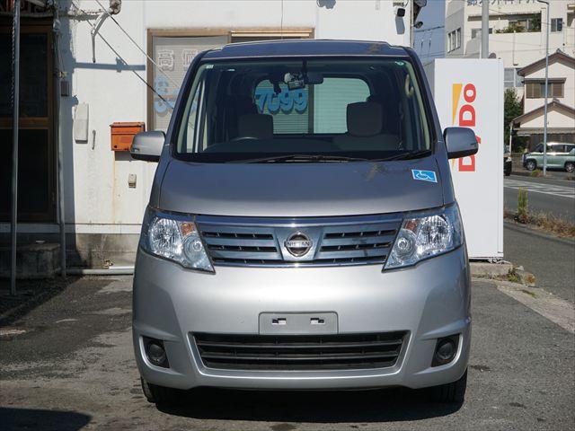 セレナ 　福祉車両チェアキャブスロープ車いす２名　２列目電動ウィンチ３列目後退防止ベルト　ナビバックカメラ　キーレス（2枚目）