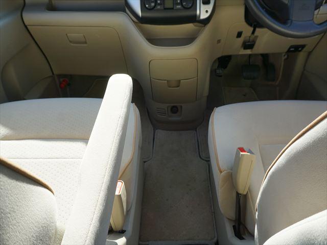 セレナ 　福祉車両チェアキャブスロープ車いす２名　２列目電動ウィンチ３列目後退防止ベルト　ナビバックカメラ　キーレス（37枚目）