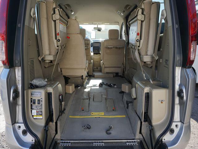 セレナ 　福祉車両チェアキャブスロープ車いす２名　２列目電動ウィンチ３列目後退防止ベルト　ナビバックカメラ　キーレス（39枚目）