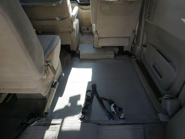 セレナ 　福祉車両チェアキャブスロープ車いす２名　２列目電動ウィンチ３列目後退防止ベルト　ナビバックカメラ　キーレス（42枚目）