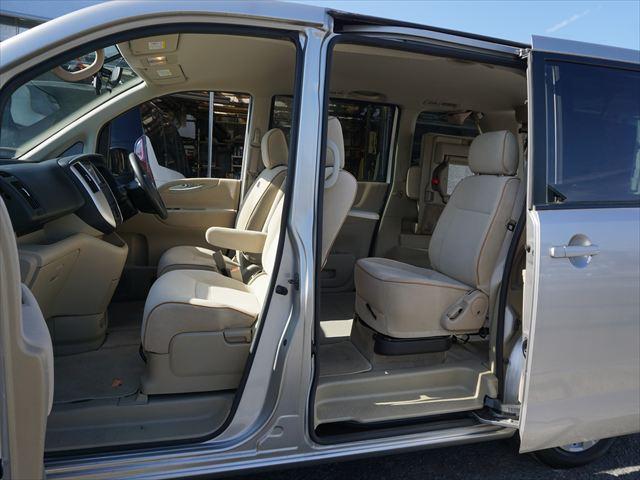 セレナ 　福祉車両チェアキャブスロープ車いす２名　２列目電動ウィンチ３列目後退防止ベルト　ナビバックカメラ　キーレス（51枚目）