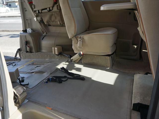 セレナ 　福祉車両チェアキャブスロープ車いす２名　２列目電動ウィンチ３列目後退防止ベルト　ナビバックカメラ　キーレス（60枚目）