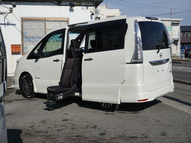 セレナ 　福祉車両セカンドスライドアップシートハイウェイスターＶＳハイブリッドアドバンスドセーフティーパッケージエマージェンシブレーキ両側パワードアカロッツェリアナビバックカメラ地デジ　アラウンドビューモニター（9枚目）