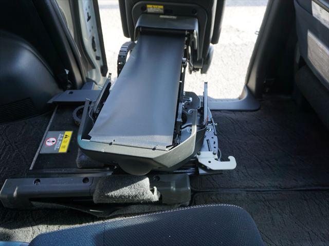 セレナ 　福祉車両セカンドスライドアップシートハイウェイスターＶＳハイブリッドアドバンスドセーフティーパッケージエマージェンシブレーキ両側パワードアカロッツェリアナビバックカメラ地デジ　アラウンドビューモニター（27枚目）