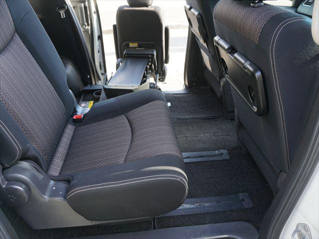 セレナ 　福祉車両セカンドスライドアップシートハイウェイスターＶＳハイブリッドアドバンスドセーフティーパッケージエマージェンシブレーキ両側パワードアカロッツェリアナビバックカメラ地デジ　アラウンドビューモニター（30枚目）