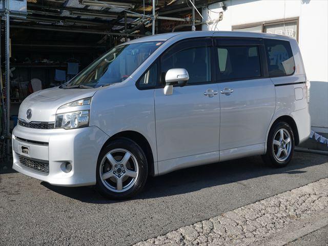 ヴォクシー 福祉車両2列目電動サイドリフトアップシート 禁煙車 純正ナビテレビ バックカメラ ETC 左パワードア 保証書 キーレス リフト用リモコン(77枚目)