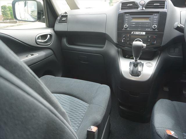 セレナ 　福祉車両チェアキャブスロープ車いす２名　２列目電動ウィンチ　３列目後退防止ベルト　オートステップ　左パワードア　禁煙車　取説　保証書　インテリジェントキー　ワンオーナー　リヤエアコン（35枚目）