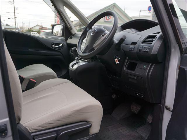 セレナ 　福祉車両チェアキャブスロープ車いす２基２列目電動ウィンチ３列目後退防止ベルト　オートステップ　手すり　キーレス　ウィンチ用リモコン　純正ディスプレーオーディオ　バックカメラ　ドラレコ（58枚目）