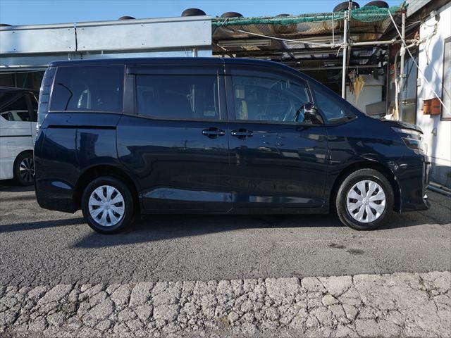 ヴォクシー 　福祉車両助手席電動サイドリフトアップシート　Ｘウェルキャブ　両側パワードア　ＬＥＤライト　純正ナビテレビ　バックカメラ　キーレス　ＥＴＣ（4枚目）