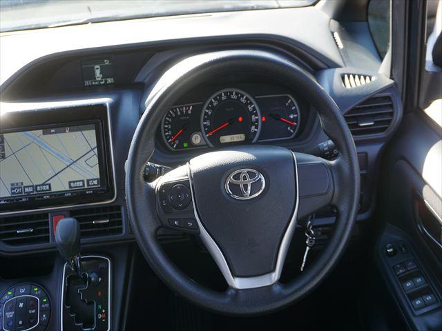 ヴォクシー 　福祉車両助手席電動サイドリフトアップシート　Ｘウェルキャブ　両側パワードア　ＬＥＤライト　純正ナビテレビ　バックカメラ　キーレス　ＥＴＣ（16枚目）