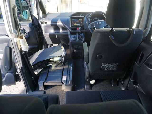 ヴォクシー 　福祉車両助手席電動サイドリフトアップシート　Ｘウェルキャブ　両側パワードア　ＬＥＤライト　純正ナビテレビ　バックカメラ　キーレス　ＥＴＣ（22枚目）