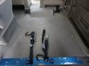 　福祉車両チェアキャブ電動スロープ　車いす１名２列目右側　電動ウィンチ　ウィンチ用リモコン　ストラーダナビフルセグバックカメラ　キーレス　禁煙車　７名　ＥＴＣ　車高調整付　リヤエアコン　後部席モニター（39枚目）