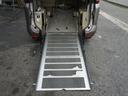 　福祉車両チェアキャブ電動リモコン付きスロープ　車いす２基　２列目電動ウィンチ　３列目後退防止ベルト電動固定装置　インテリジェントキー２個　禁煙車　取説保証書２４か月点検記録簿８枚１２か月点検記録簿２枚（23枚目）