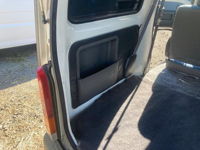 サンバーディアス ベース 5速MT スイッチ切替式4WD エアコン パワステ パワーウインドウ 後席分割シート 後席ヒーター 大型リアアンダーミラー タイミングベルト交換済み 色替(25枚目)