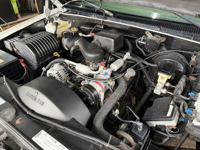 シボレーＣ－１５００ 　新車並行・助手席観音ドア・ＮＥＷ２０インチホイール・モケットベンチシート・ＮＥＷ燃料タンク・ＮＥＷ燃料ポンプ・新品バンパー・新品グリル・新品ヘッドライト・ロールパン・（15枚目）