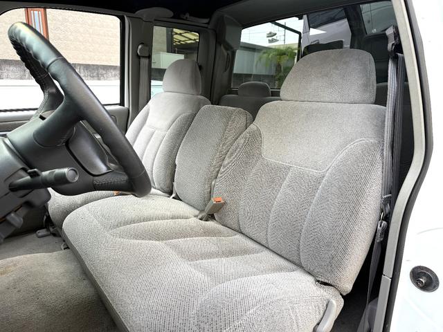 シボレーＣ－１５００ 　新車並行・助手席観音ドア・ＮＥＷ２０インチホイール・モケットベンチシート・ＮＥＷ燃料タンク・ＮＥＷ燃料ポンプ・新品バンパー・新品グリル・新品ヘッドライト・ロールパン・（19枚目）