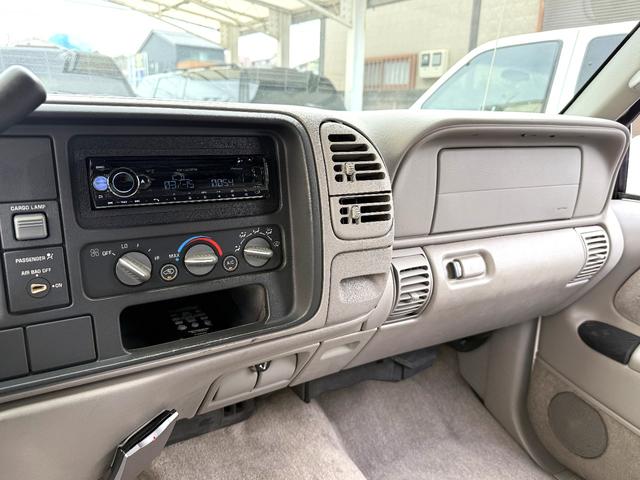シボレーＣ－１５００ 　新車並行・助手席観音ドア・ＮＥＷ２０インチホイール・モケットベンチシート・ＮＥＷ燃料タンク・ＮＥＷ燃料ポンプ・新品バンパー・新品グリル・新品ヘッドライト・ロールパン・（20枚目）