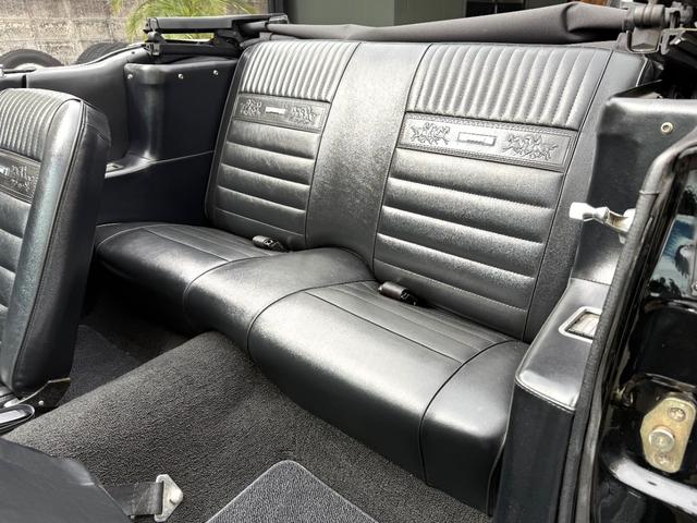 マスタング 　コンバーチブル・２８９オリジナルＶ８エンジン・４輪ディスクブレーキ・ヴィンテージエアーエアコン・ＭＳＤ点火システム整備交換済・アルミラジエター・社外へダース・ダブルフローマスター・レッドリボンタイヤ（24枚目）