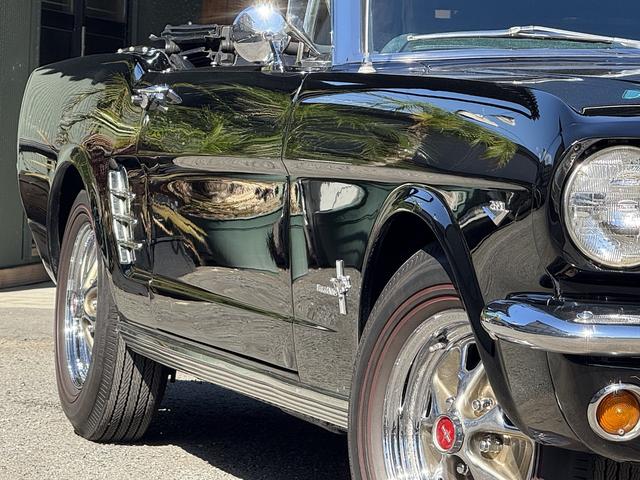 マスタング 　コンバーチブル・２８９オリジナルＶ８エンジン・４輪ディスクブレーキ・ヴィンテージエアーエアコン・ＭＳＤ点火システム整備交換済・アルミラジエター・社外へダース・ダブルフローマスター・レッドリボンタイヤ（30枚目）