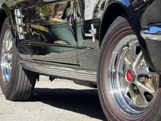 マスタング 　コンバーチブル・２８９オリジナルＶ８エンジン・４輪ディスクブレーキ・ヴィンテージエアーエアコン・ＭＳＤ点火システム整備交換済・アルミラジエター・社外へダース・ダブルフローマスター・レッドリボンタイヤ（31枚目）