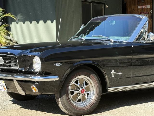 マスタング 　コンバーチブル・２８９オリジナルＶ８エンジン・４輪ディスクブレーキ・ヴィンテージエアーエアコン・ＭＳＤ点火システム整備交換済・アルミラジエター・社外へダース・ダブルフローマスター・レッドリボンタイヤ（40枚目）