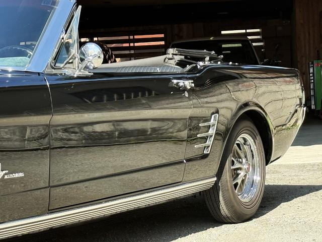 マスタング 　コンバーチブル・２８９オリジナルＶ８エンジン・４輪ディスクブレーキ・ヴィンテージエアーエアコン・ＭＳＤ点火システム整備交換済・アルミラジエター・社外へダース・ダブルフローマスター・レッドリボンタイヤ（41枚目）