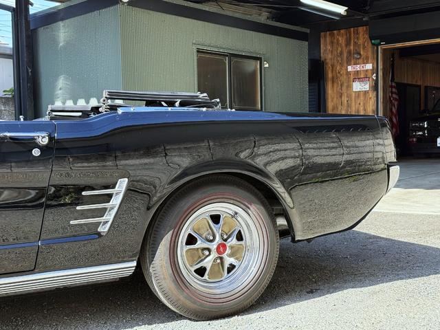 マスタング 　コンバーチブル・２８９オリジナルＶ８エンジン・４輪ディスクブレーキ・ヴィンテージエアーエアコン・ＭＳＤ点火システム整備交換済・アルミラジエター・社外へダース・ダブルフローマスター・レッドリボンタイヤ（44枚目）