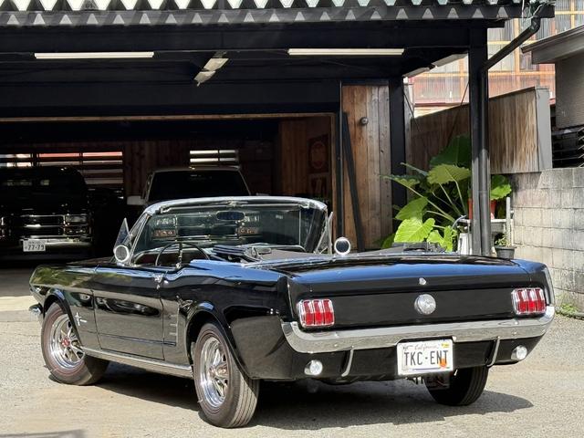 マスタング 　コンバーチブル・２８９オリジナルＶ８エンジン・４輪ディスクブレーキ・ヴィンテージエアーエアコン・ＭＳＤ点火システム整備交換済・アルミラジエター・社外へダース・ダブルフローマスター・レッドリボンタイヤ（60枚目）