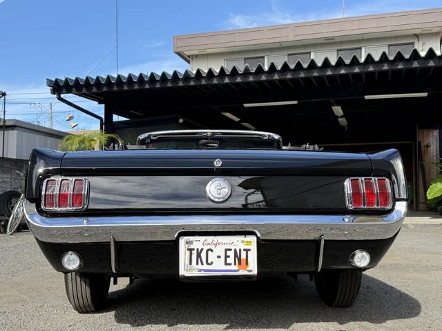 マスタング 　コンバーチブル・２８９オリジナルＶ８エンジン・４輪ディスクブレーキ・ヴィンテージエアーエアコン・ＭＳＤ点火システム整備交換済・アルミラジエター・社外へダース・ダブルフローマスター・レッドリボンタイヤ（62枚目）