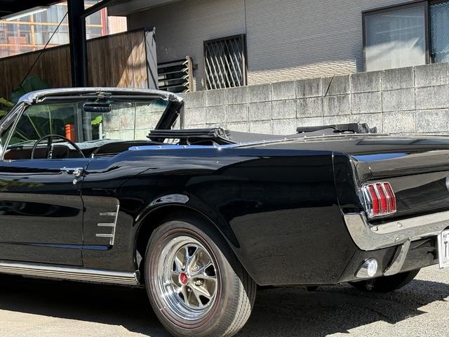 マスタング 　コンバーチブル・２８９オリジナルＶ８エンジン・４輪ディスクブレーキ・ヴィンテージエアーエアコン・ＭＳＤ点火システム整備交換済・アルミラジエター・社外へダース・ダブルフローマスター・レッドリボンタイヤ（65枚目）