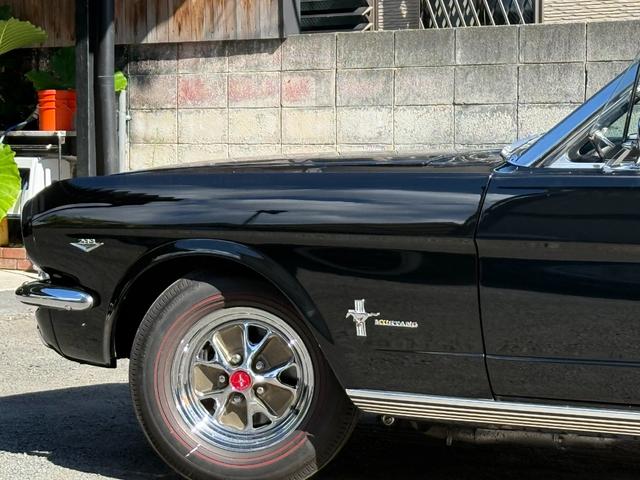 マスタング 　コンバーチブル・２８９オリジナルＶ８エンジン・４輪ディスクブレーキ・ヴィンテージエアーエアコン・ＭＳＤ点火システム整備交換済・アルミラジエター・社外へダース・ダブルフローマスター・レッドリボンタイヤ（67枚目）