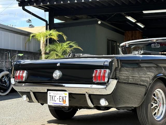 マスタング 　コンバーチブル・２８９オリジナルＶ８エンジン・４輪ディスクブレーキ・ヴィンテージエアーエアコン・ＭＳＤ点火システム整備交換済・アルミラジエター・社外へダース・ダブルフローマスター・レッドリボンタイヤ（70枚目）