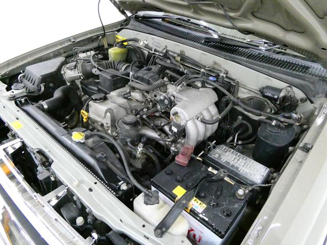 ハイラックスサーフ ＳＳＲ－Ｇ　ＮＥＷペイント・新品アルミホイール・タイヤ・リフトアップ・前後メッキバンパー・クラッシックグリル・ヘッドライト・４ランナー用フェンダーモール（21枚目）