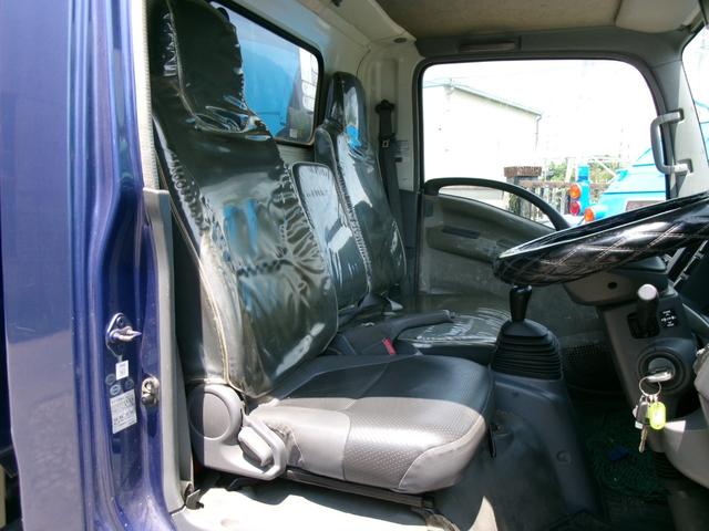 エルフトラック ３トン　巻き込み　ダンプ排出　塵芥車　３ｔ積　新明和製巻込ダンプ式パッカー車５．１立米　３．０Ｌディーゼルターボ　フロア６速ＭＴ（39枚目）